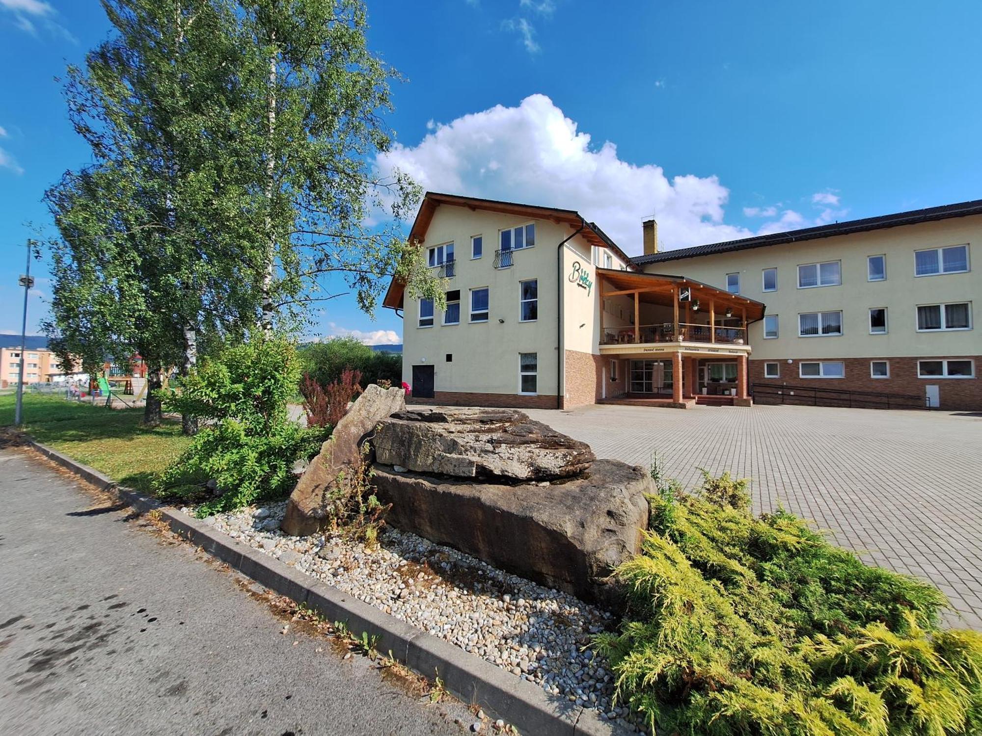 Agrohotel Tri Brezy Hrustin 外观 照片