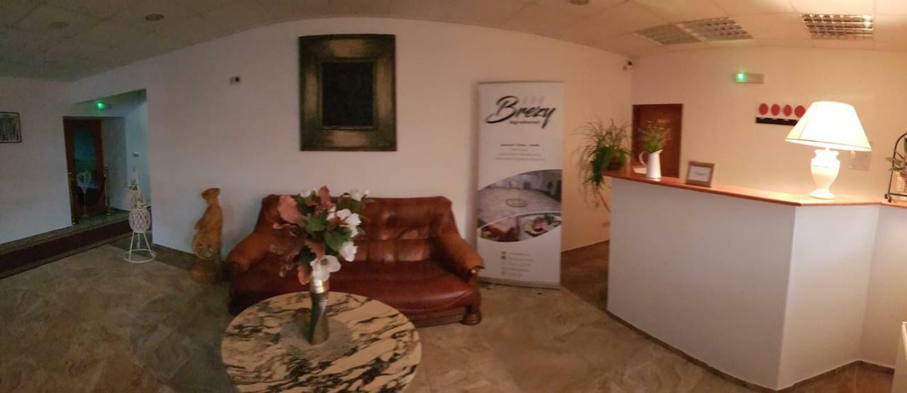Agrohotel Tri Brezy Hrustin 外观 照片