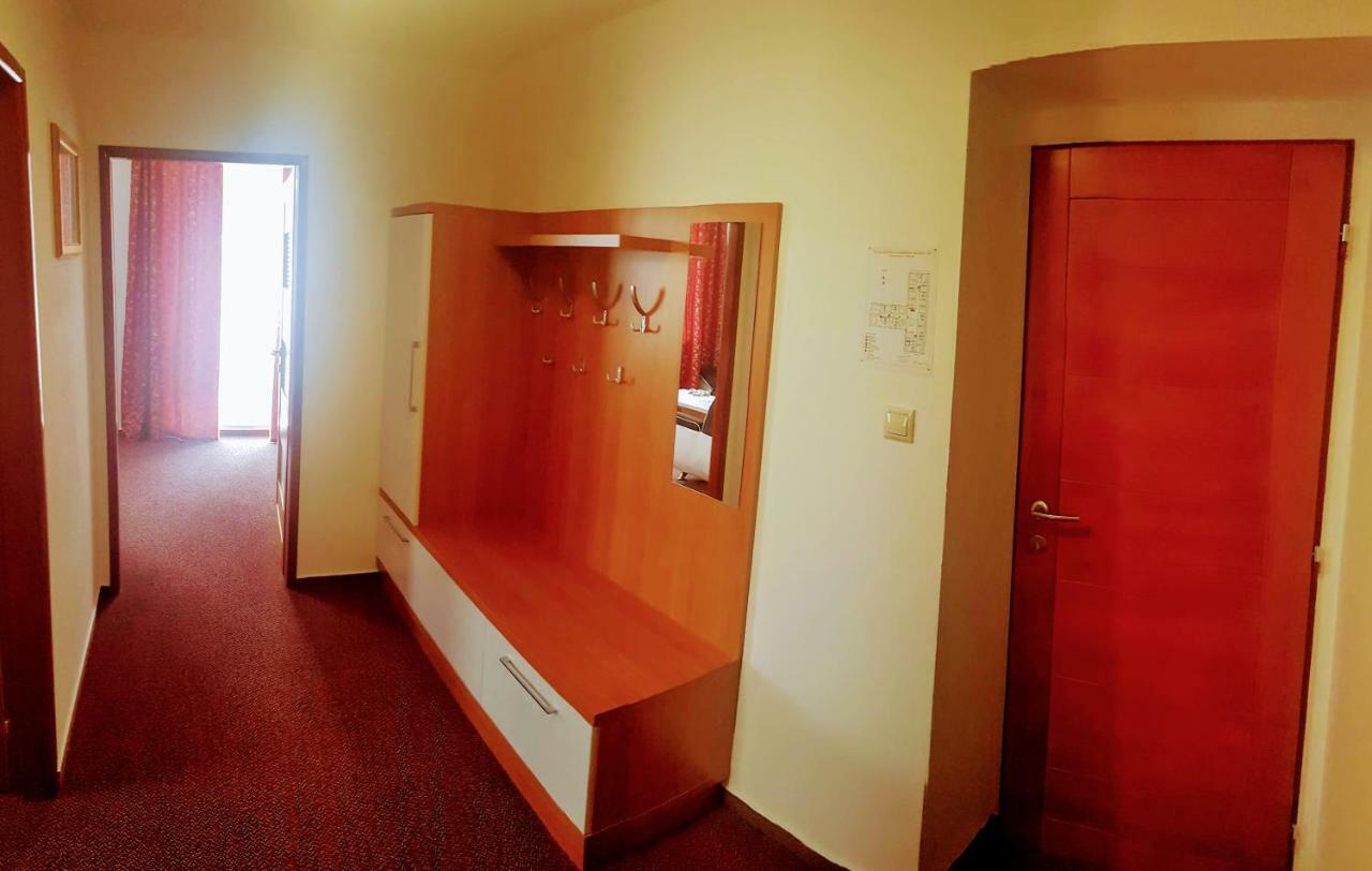 Agrohotel Tri Brezy Hrustin 外观 照片